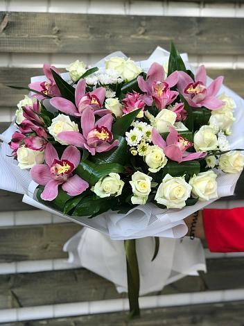 Букет цветов из: Розы и Хризантемы в Павловке